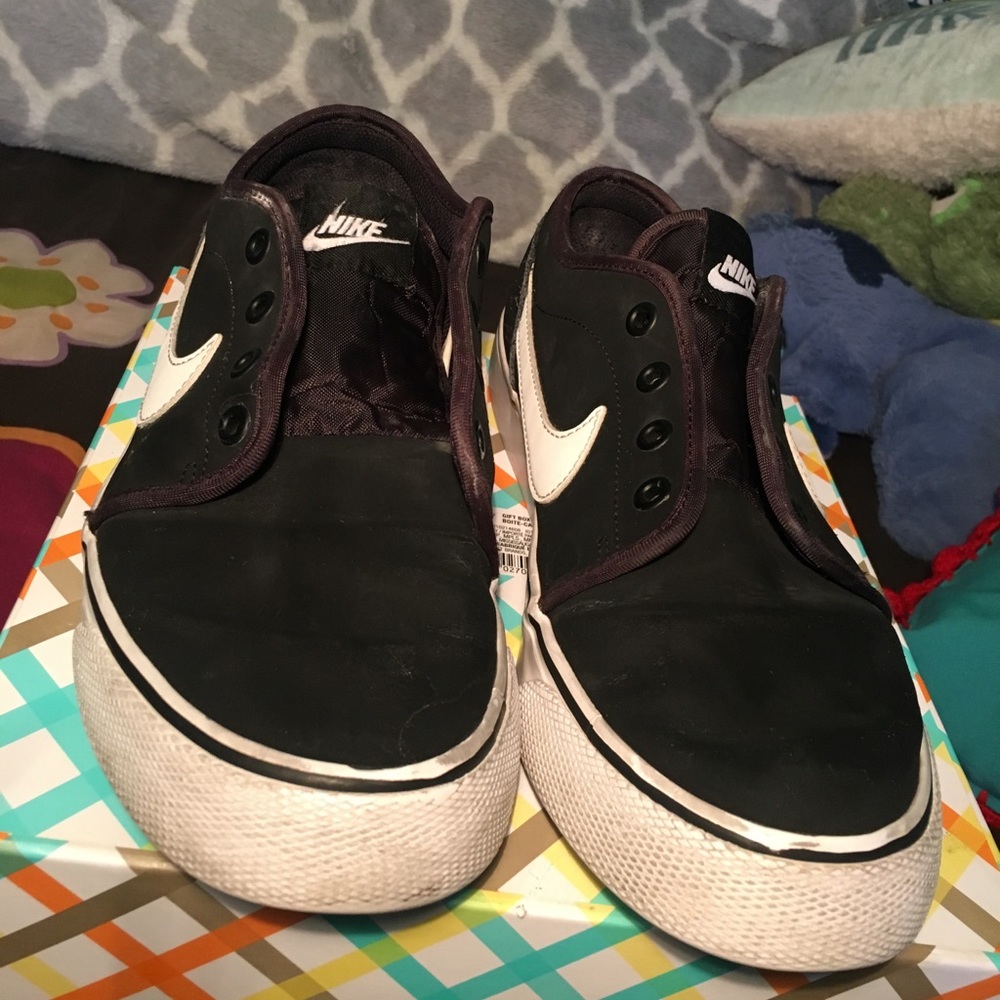 Black Nike Skating Shoes